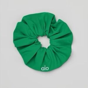 ALO Yoga Oversized Scrunchies 💚🩵